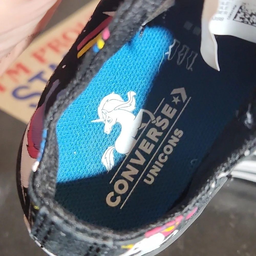 CONVERSE Chuck Taylor Unicorn Sneaker 5M Toddler